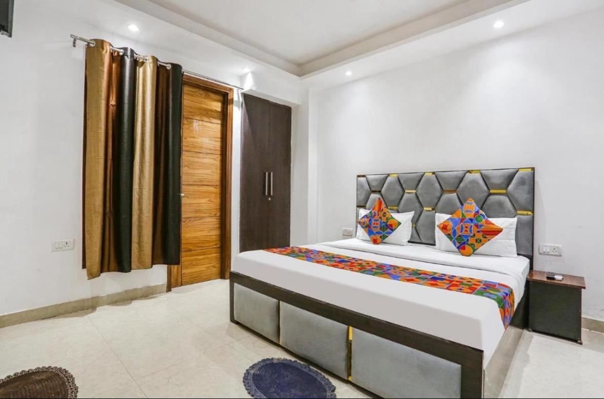 Hotel 24By7 New Delhi Exterior photo